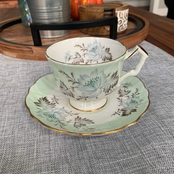 Aynsley Teacup & Saucer - Picture 1 of 5